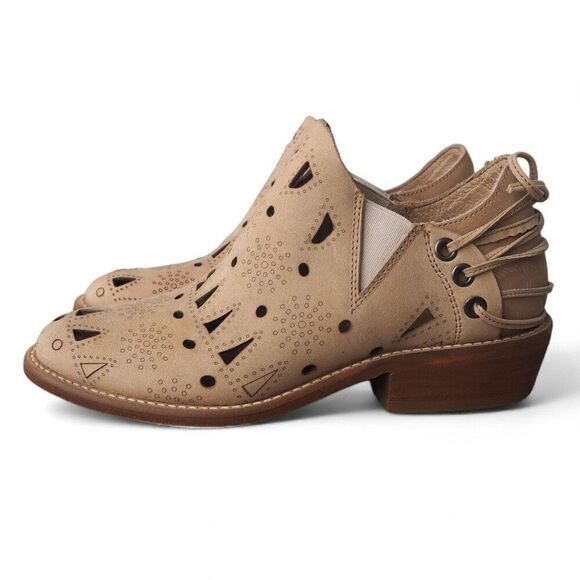 Musse & Cloud Coolise Laser Cut Leather Ankle Booties Women's 6/37 - Picture 2 of 11